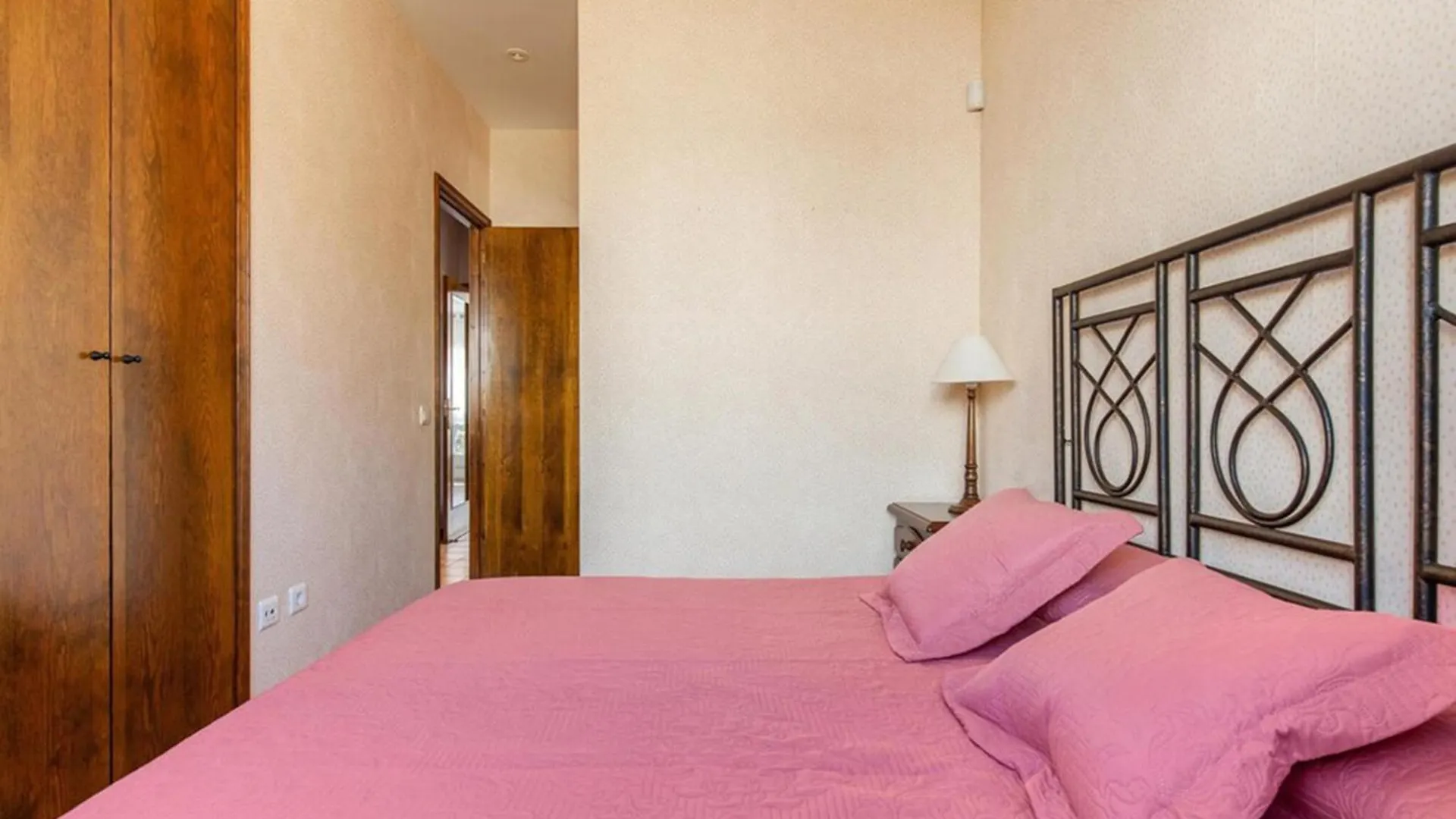 Maravillosa Villa Cerca De La Playa De Sant Pere Pescador Spanien
